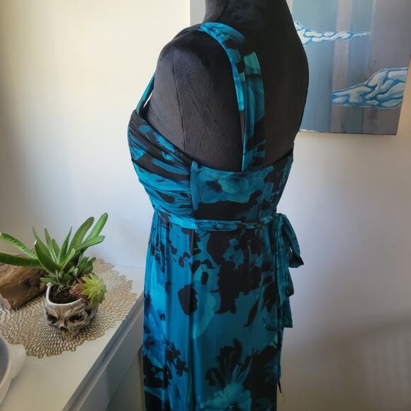 Connected Apparel Size 12 Blue Floral Chiffon Maxi Dress w/ Slit & Built-in Bra - Picture 4 of 9